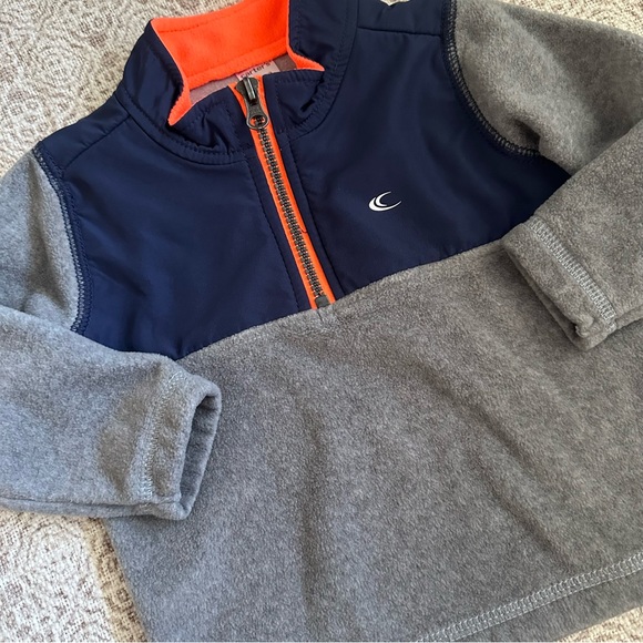 Carter’s Fleece Outfit - Picture 2 of 6